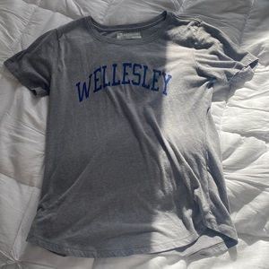 Wellesley College T-shirt Small
